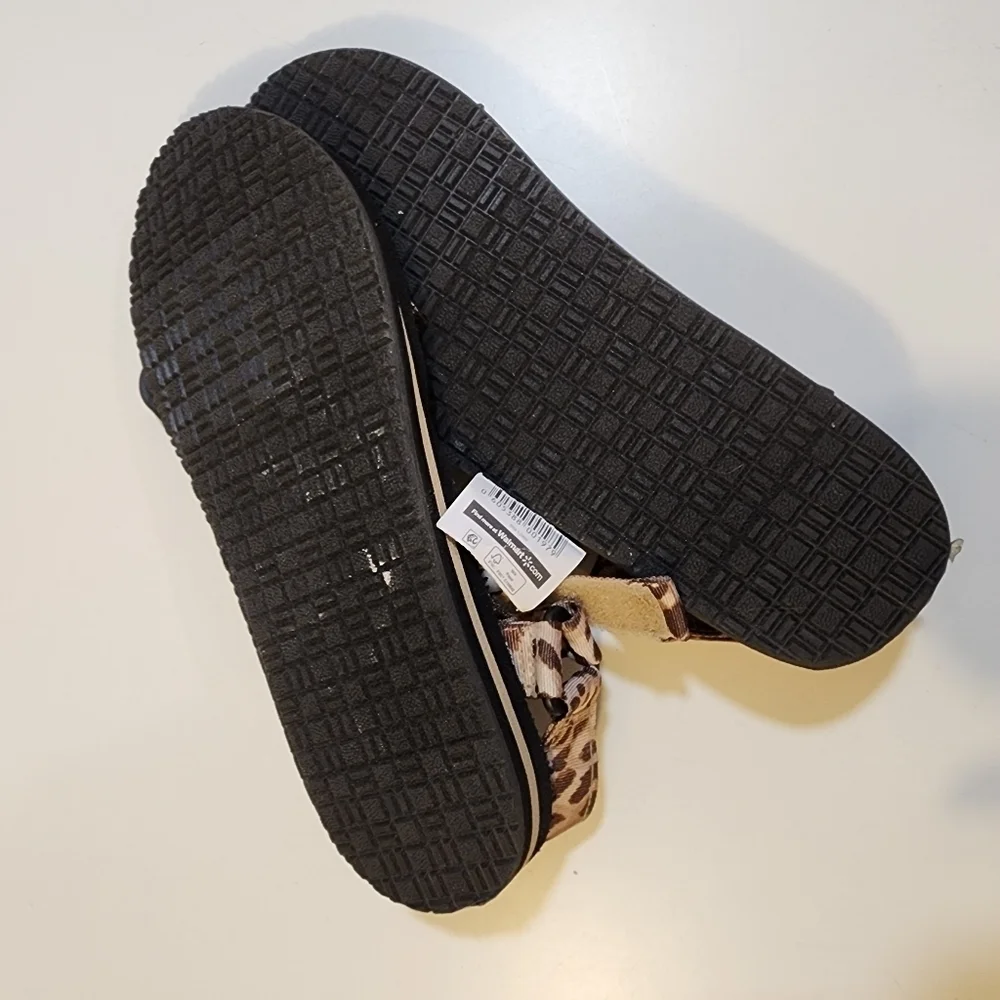 Time Tru leopard Sandals size 11 NWT
